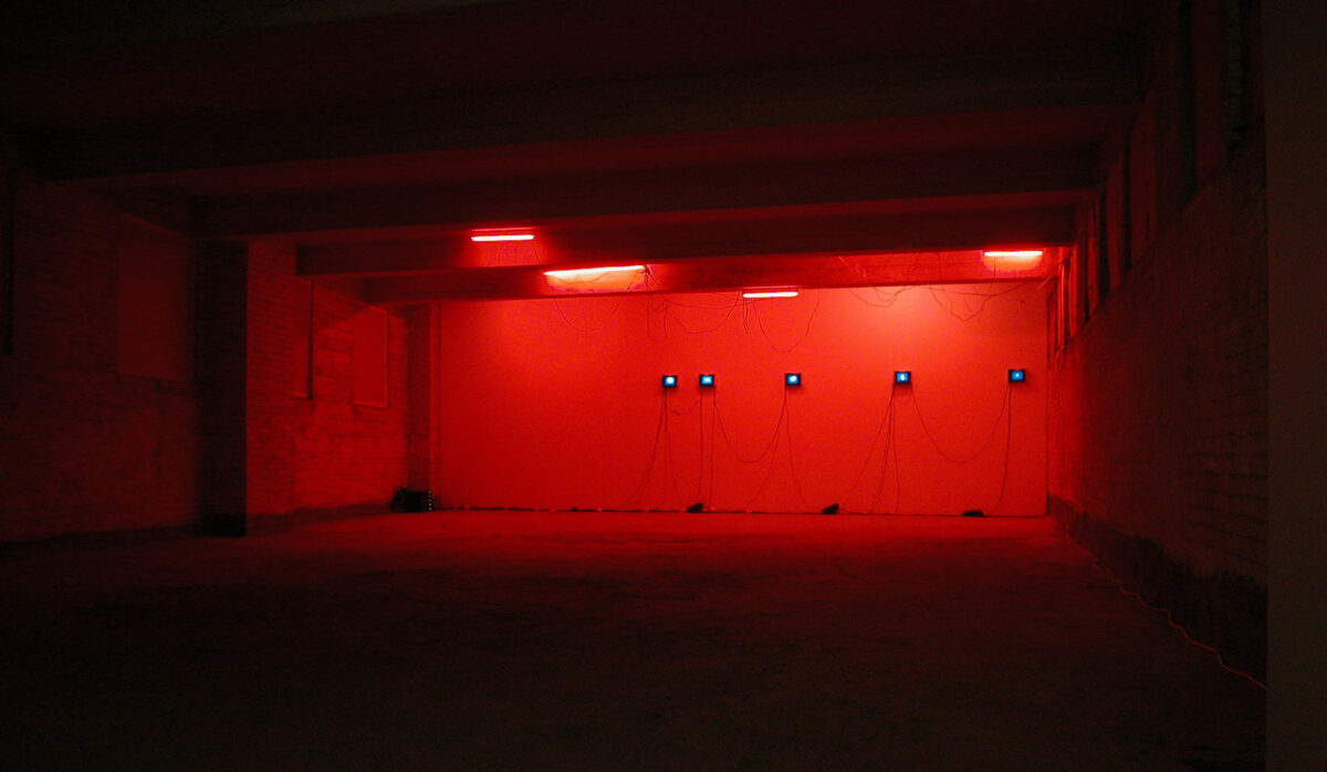 Untitled, media installation, 3d animated loops, video art, science fiction art, videoloops, 2005, alexandra crouwers, netwerk, aalst, digitale kunst nederland, belgie
