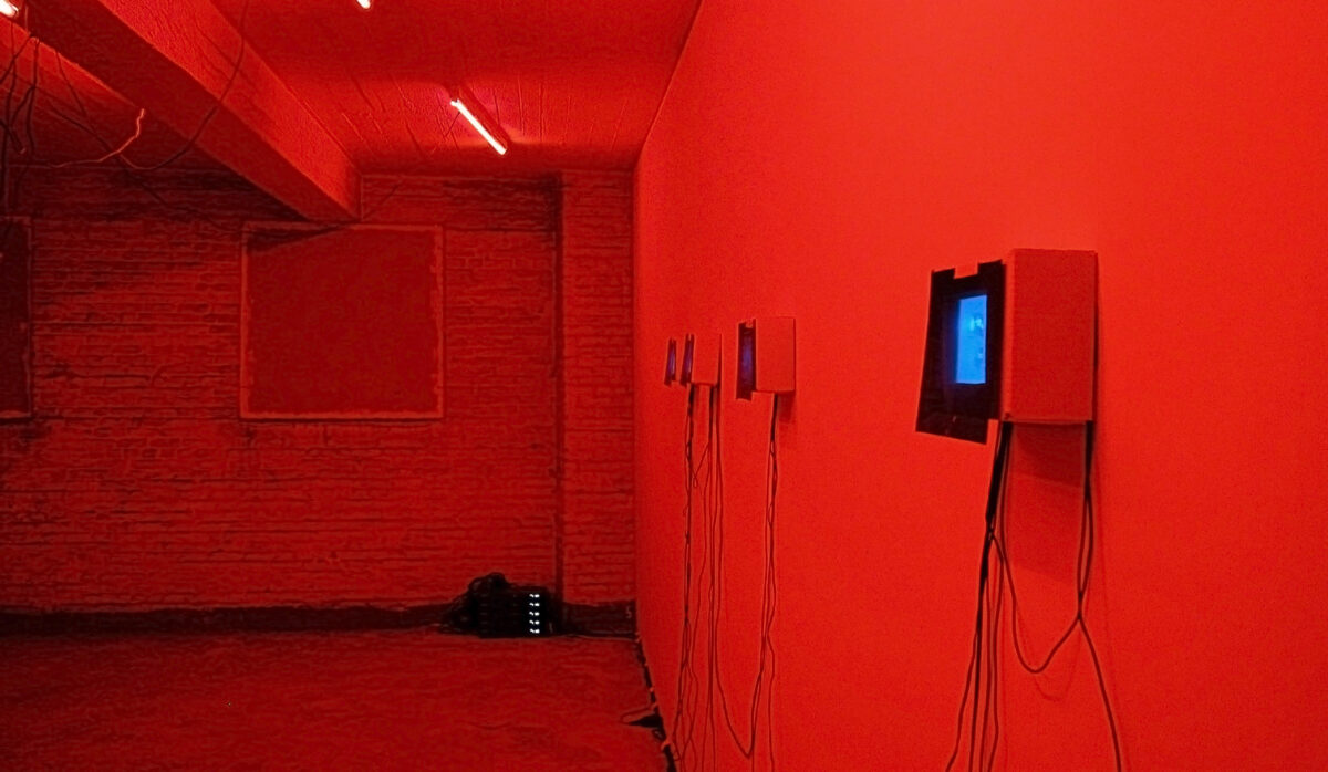 Untitled, media installation, 3d animated loops, video art, science fiction art, videoloops, 2005, alexandra crouwers, netwerk, aalst, digitale kunst nederland, belgie